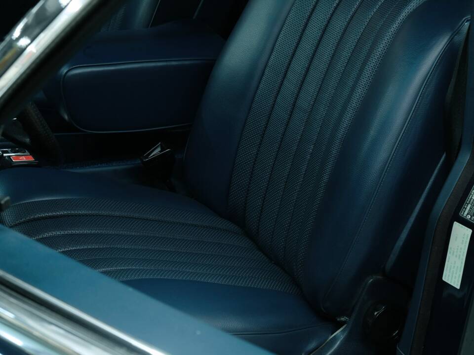 Image 26/50 de Mercedes-Benz 450 SE (1973)