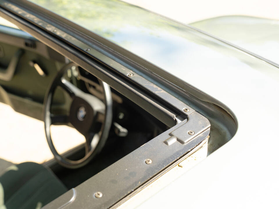 Image 36/63 of BMW 528i (1984)