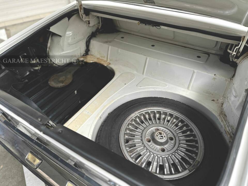 Image 64/95 of Alfa Romeo 2000 Spider Veloce (1980)