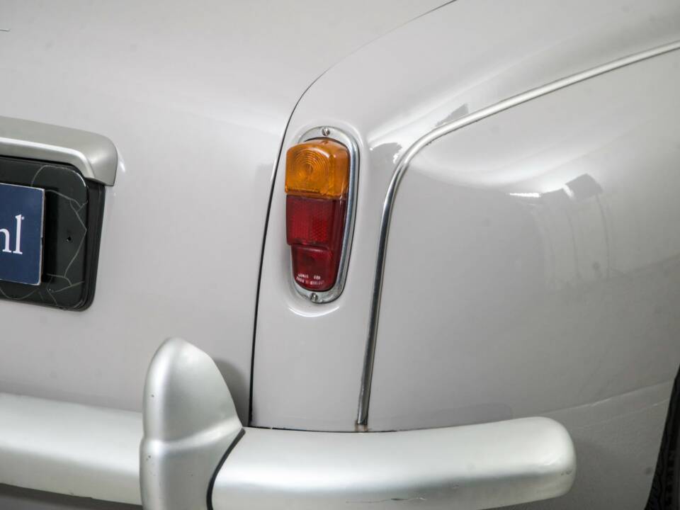 Image 35/50 de Rover 100 (1962)