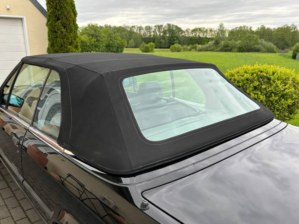 Image 29/40 of BMW 320i (1992)