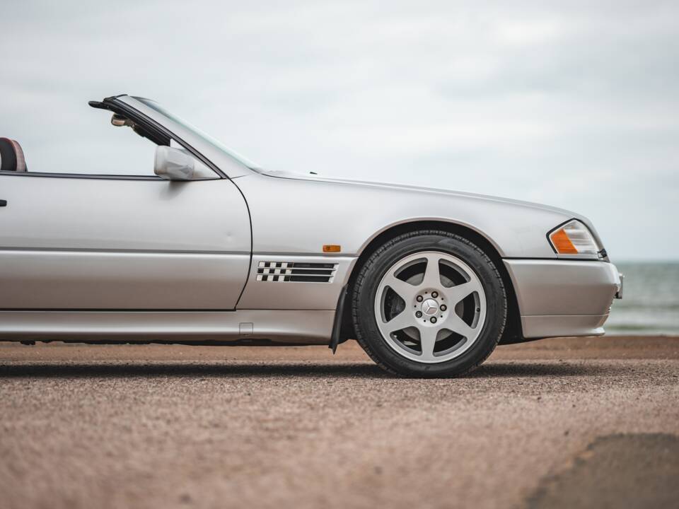 Image 19/42 de Mercedes-Benz SL 320 "Mille Miglia" (1995)