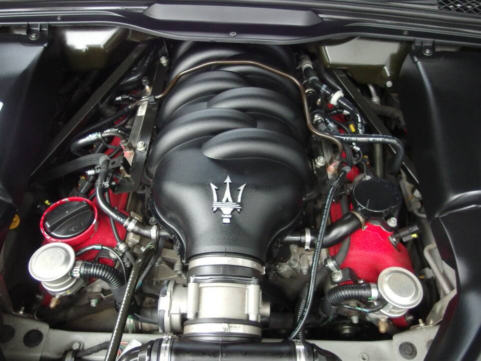 Immagine 68/93 di Maserati GranCabrio 4.7 (2010)