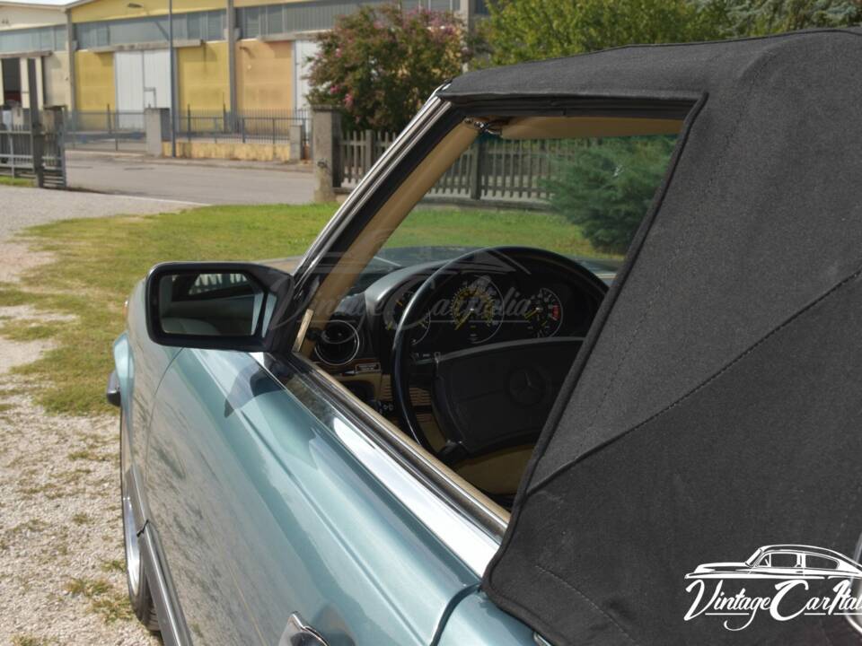 Image 21/75 de Mercedes-Benz 560 SL (1986)