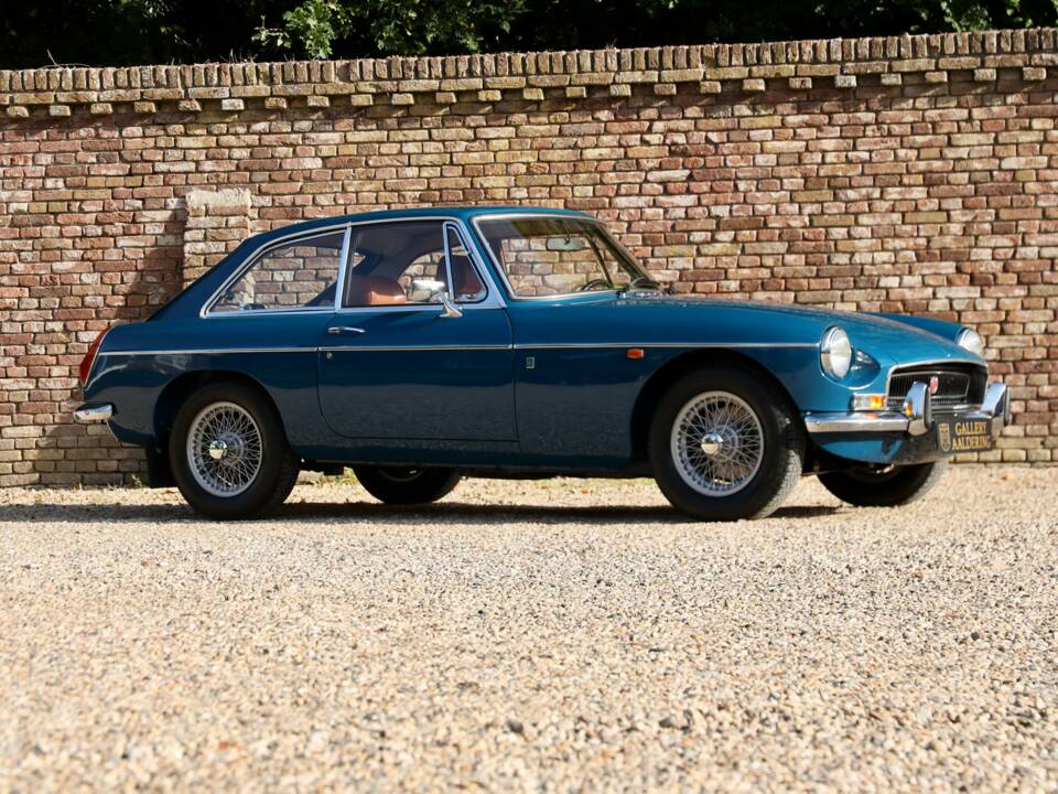 Immagine 35/50 di MG MGB GT (1971)