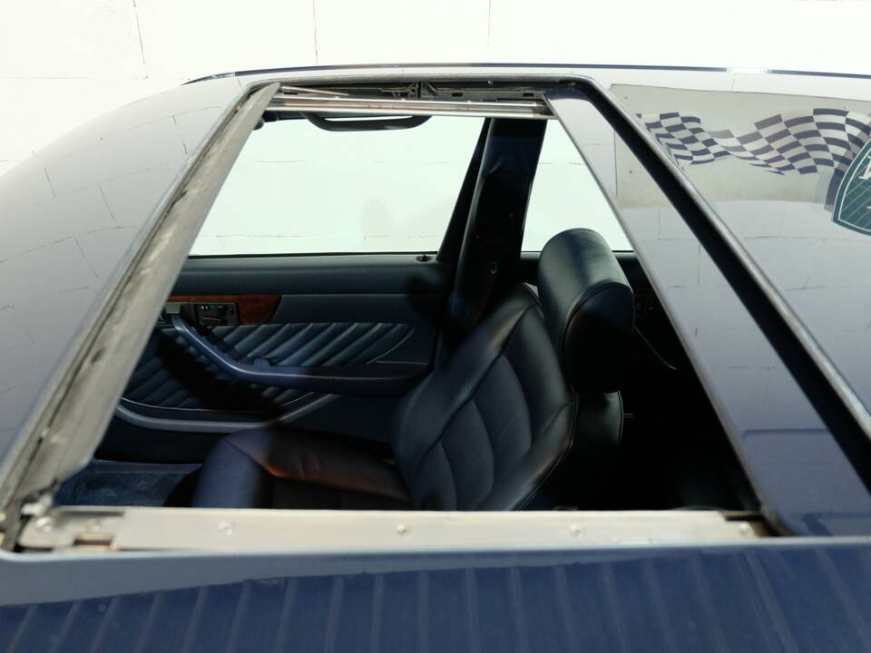 Afbeelding 16/32 van Mercedes-Benz 560 SEL (1990)