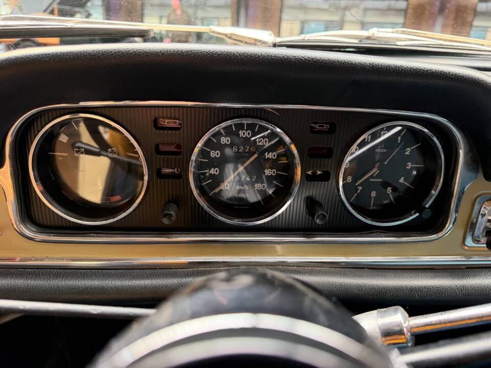 Bild 22/36 von Peugeot 404 Coupé (1966)