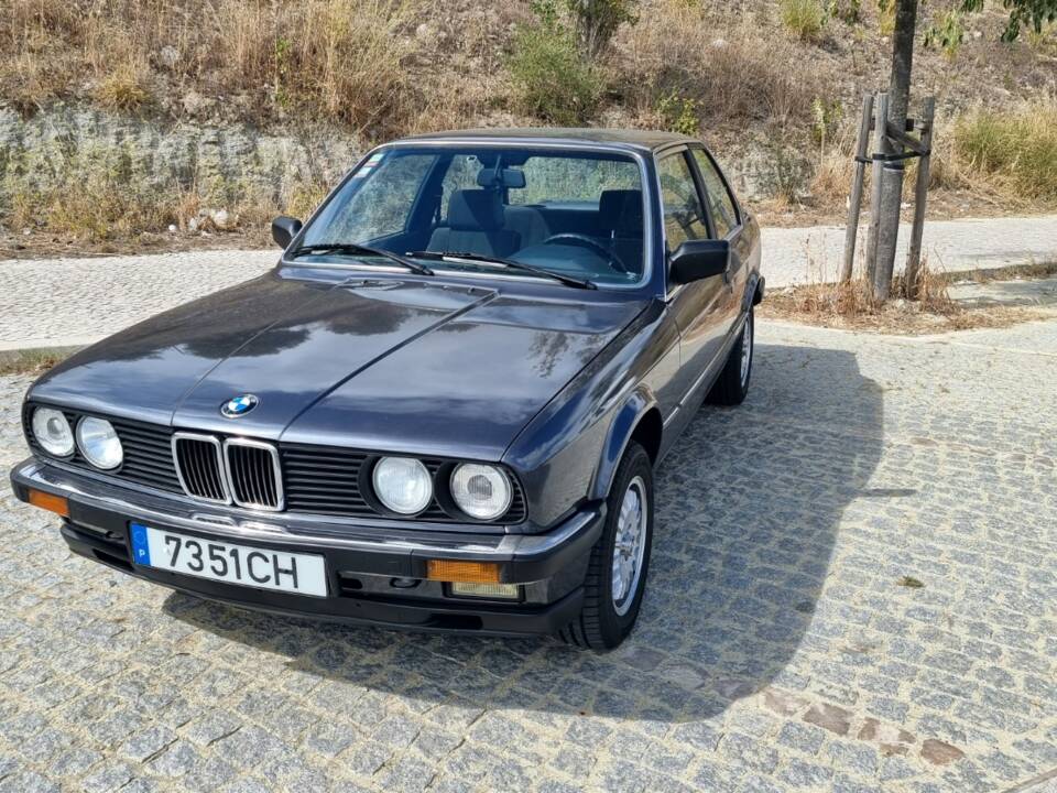 Image 22/100 of BMW 323i (1984)