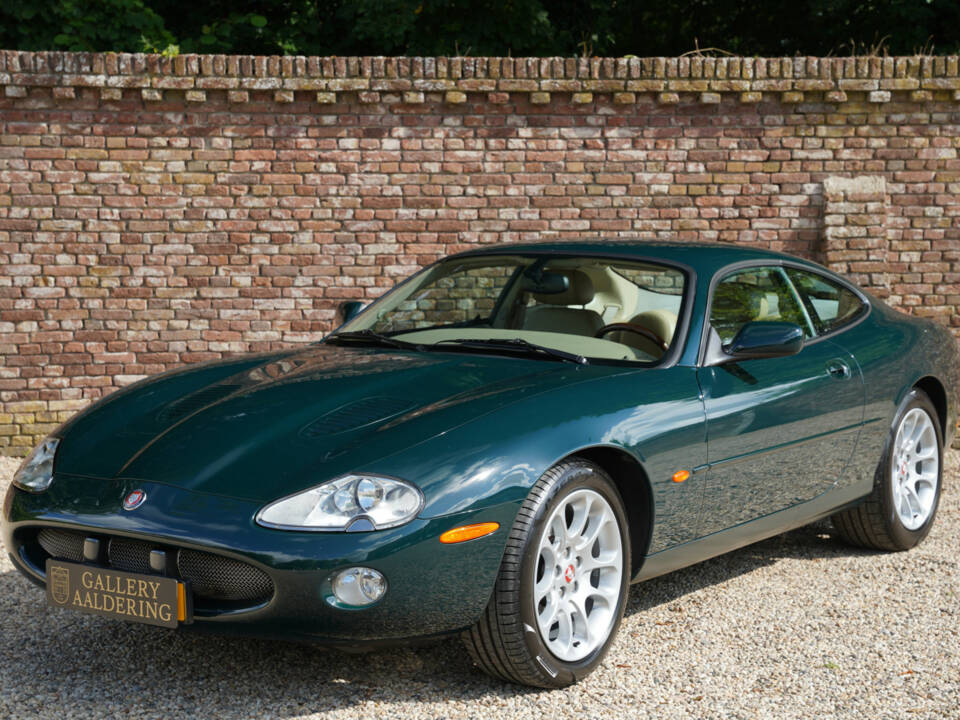 Image 12/50 of Jaguar XKR (2001)