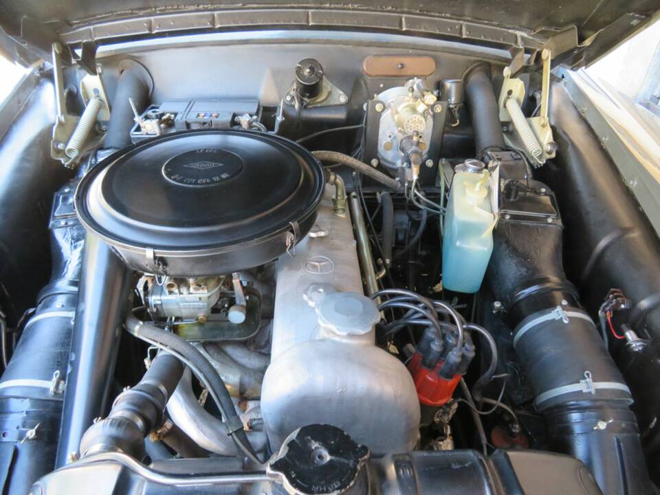 Bild 17/25 von Mercedes-Benz 220 S Cabriolet (1957)