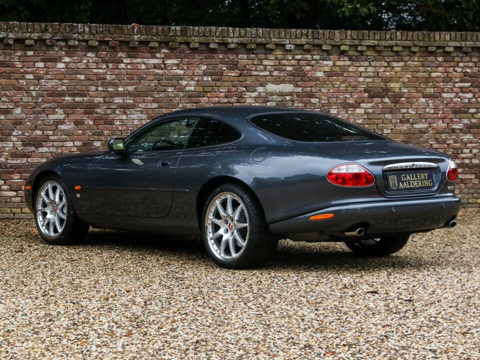 Immagine 47/50 di Jaguar XK8 4.0 (2002)