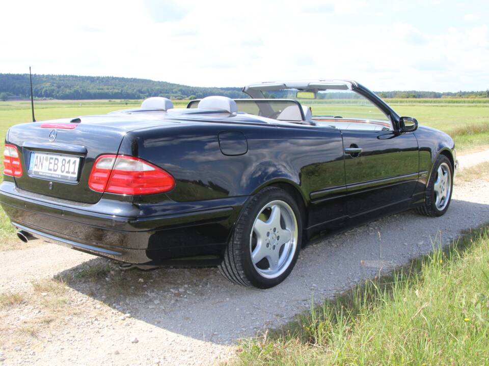 Bild 7/42 von Mercedes-Benz CLK 430 (2002)