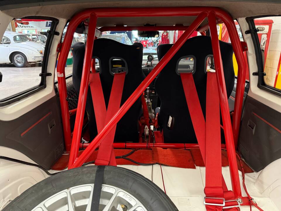 Image 14/18 of Peugeot 205 GTi 1.6 (1985)