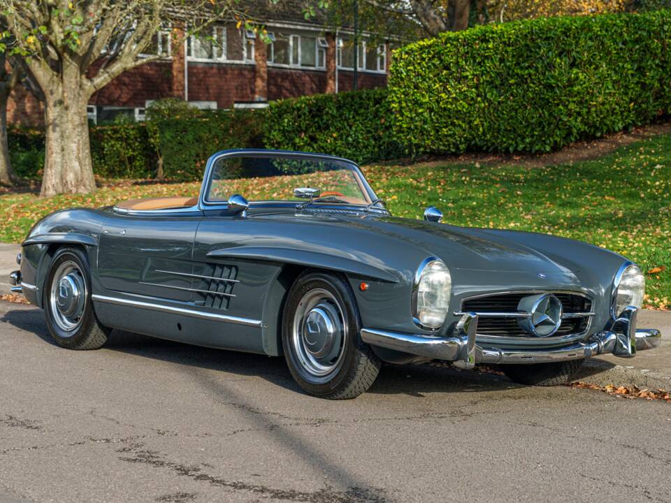 Image 2/25 de Mercedes-Benz 300 SL Roadster (1961)