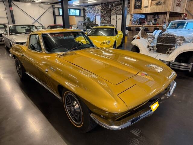 Bild 2/21 von Chevrolet Corvette Sting Ray (1966)