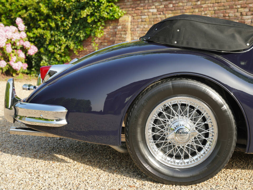 Immagine 40/50 di Jaguar XK 140 DHC (1954)