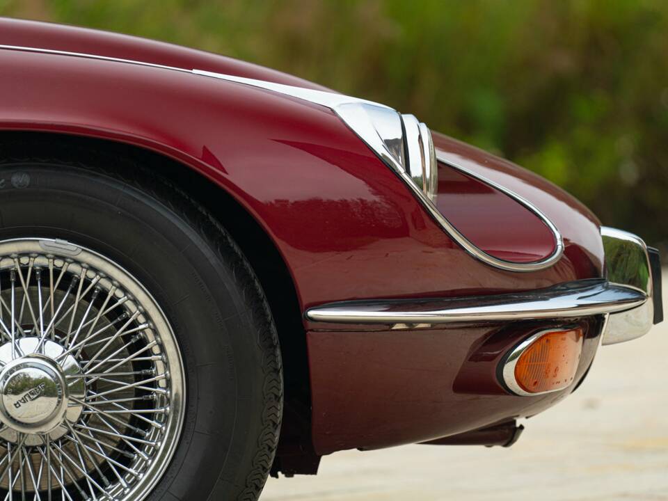 Imagen 29/50 de Jaguar E-Type V12 (2+2) (1972)