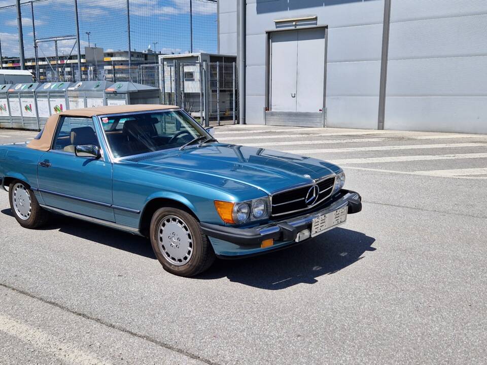 Afbeelding 8/87 van Mercedes-Benz 560 SL (1986)