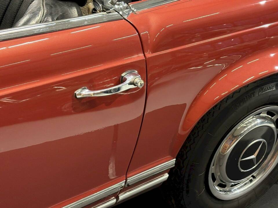 Image 16/35 de Mercedes-Benz 280 SL (1969)