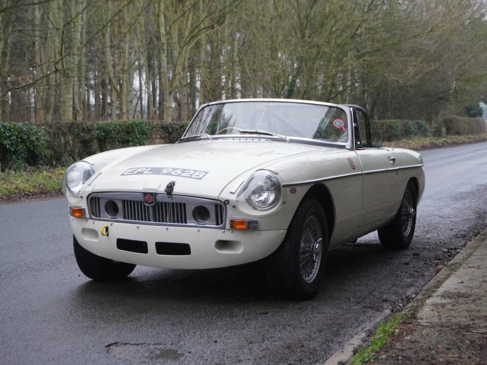 Image 3/17 de MG MGB (1964)