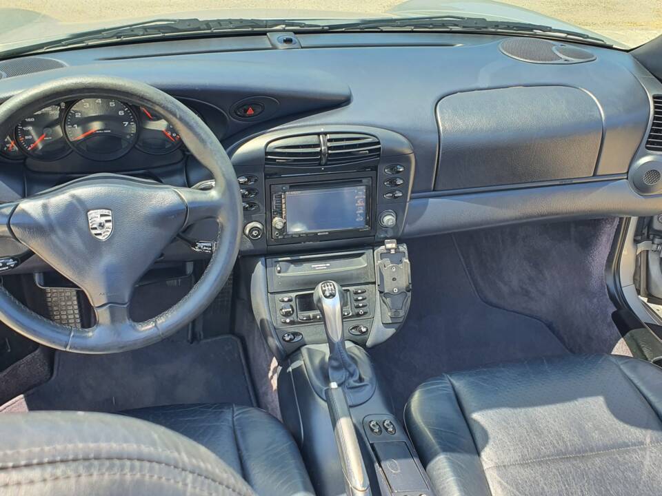 Image 24/31 de Porsche 911 Carrera (2000)