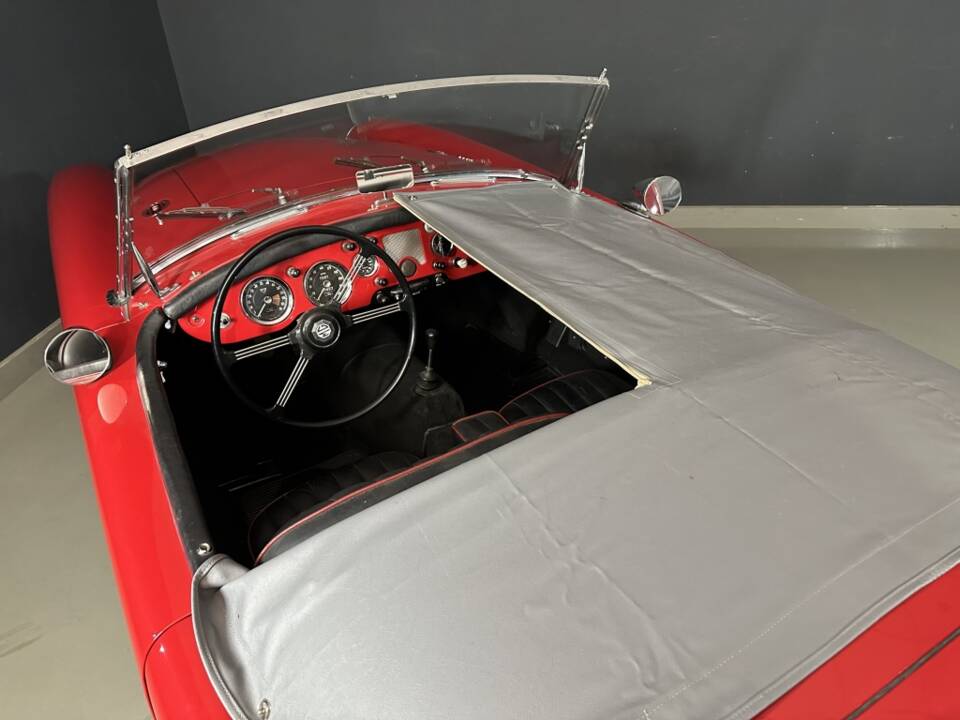 Imagen 9/30 de MG MGA 1600 (1960)