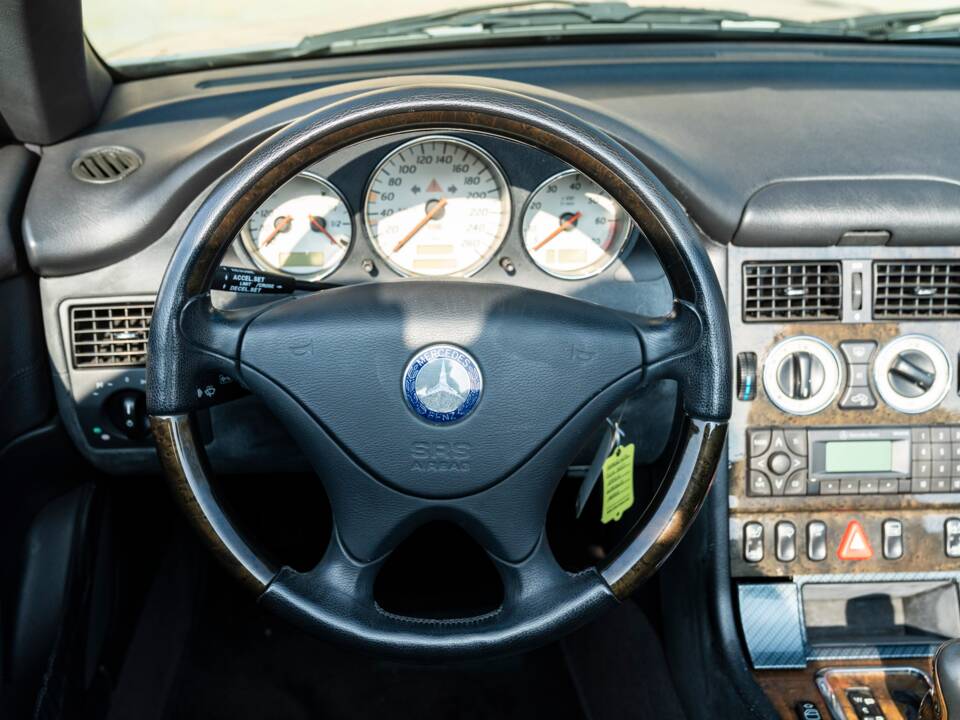 Obraz 35/48 pojazdu Mercedes-Benz SLK 320 (2001)