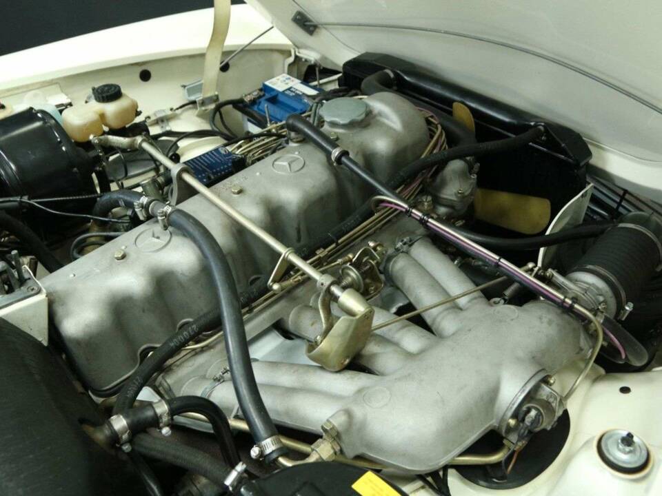 Bild 40/50 von Mercedes-Benz 230 SL (1967)