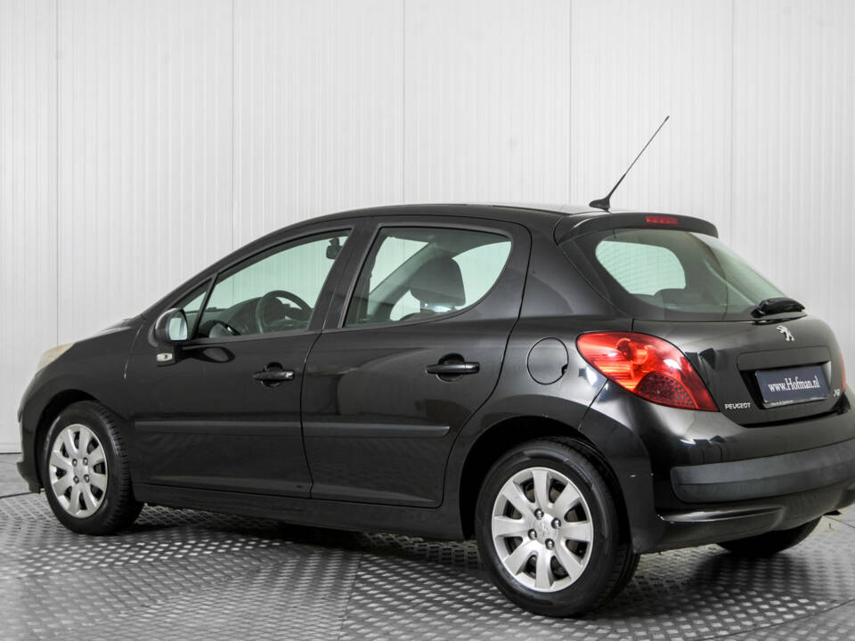 Imagen 6/49 de Peugeot 207 CC 1.6 VTi (2008)