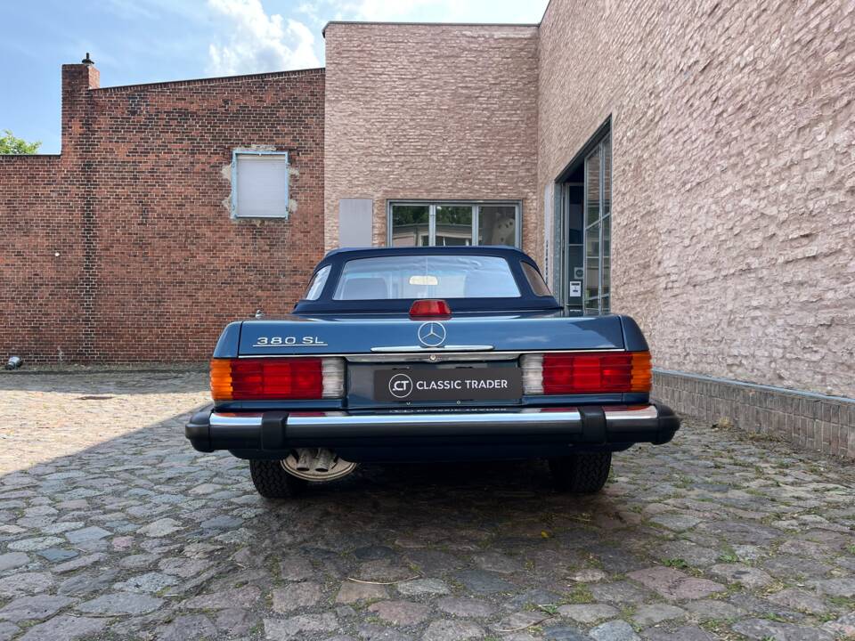 Afbeelding 5/146 van Mercedes-Benz 380 SL (1982)