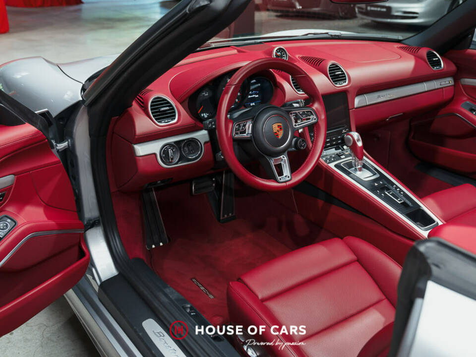 Image 17/25 de Porsche 718 Boxster Spyder (2021)