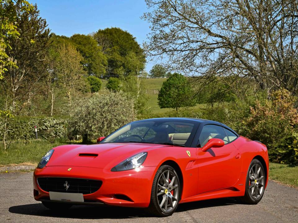 Afbeelding 7/50 van Ferrari California (2011)