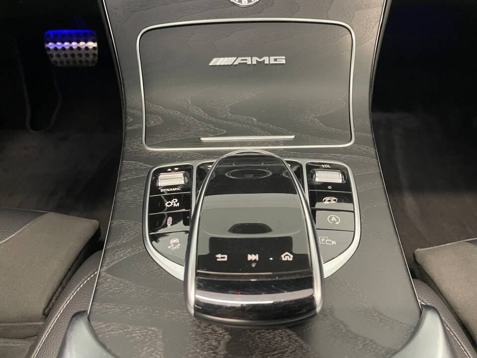 Obraz 21/36 pojazdu Mercedes-Benz C 63 AMG T (2020)