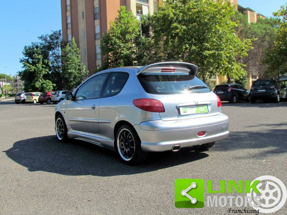 Image 8/10 de Peugeot 206 2.0 (2000)