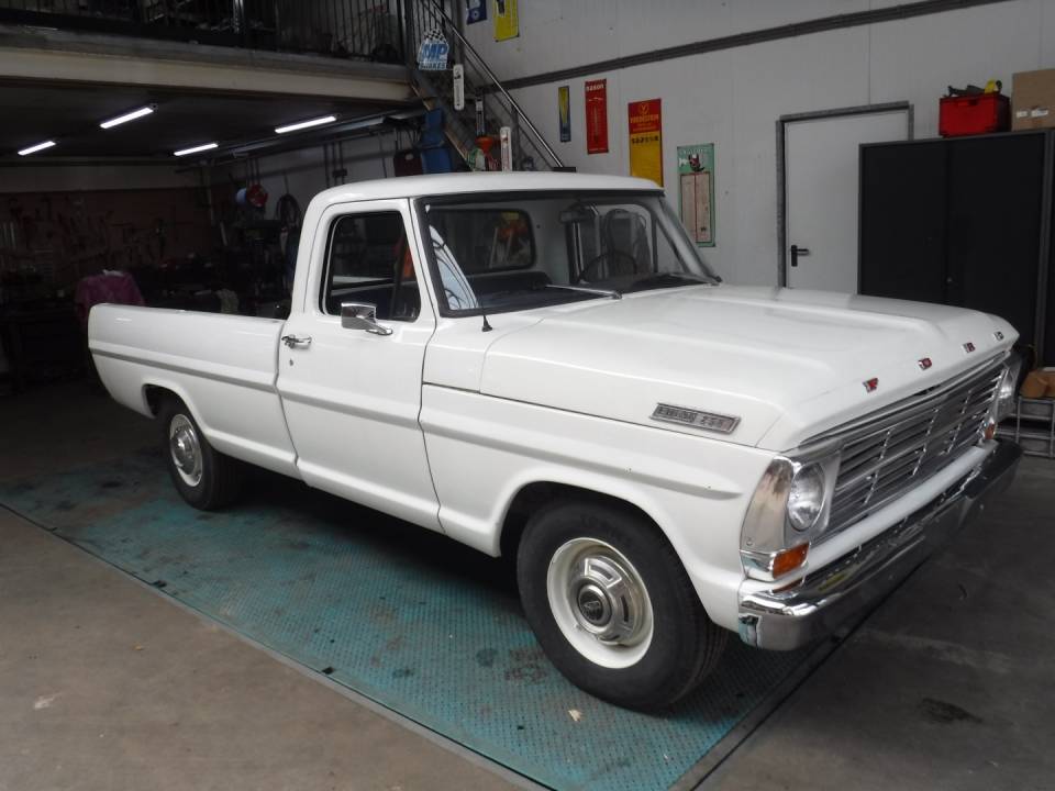 Image 1/50 of Ford F-250 (1967)