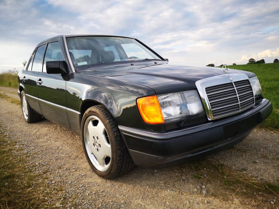 Image 6/48 de Mercedes-Benz 400 E (1993)