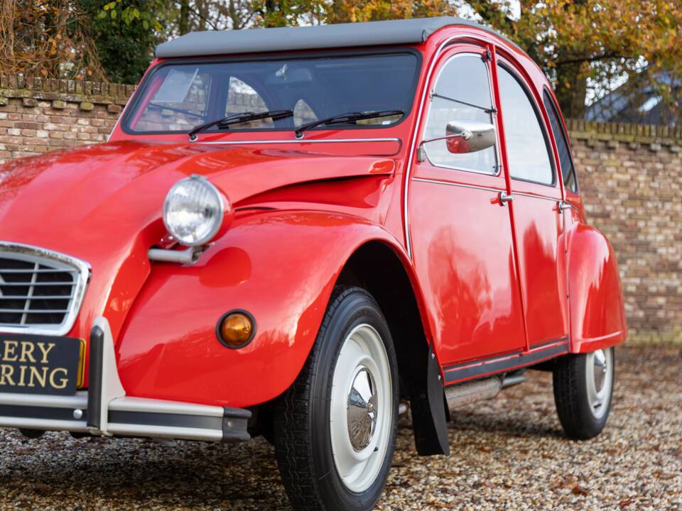 Image 17/50 of Citroën 2 CV 6 (1985)