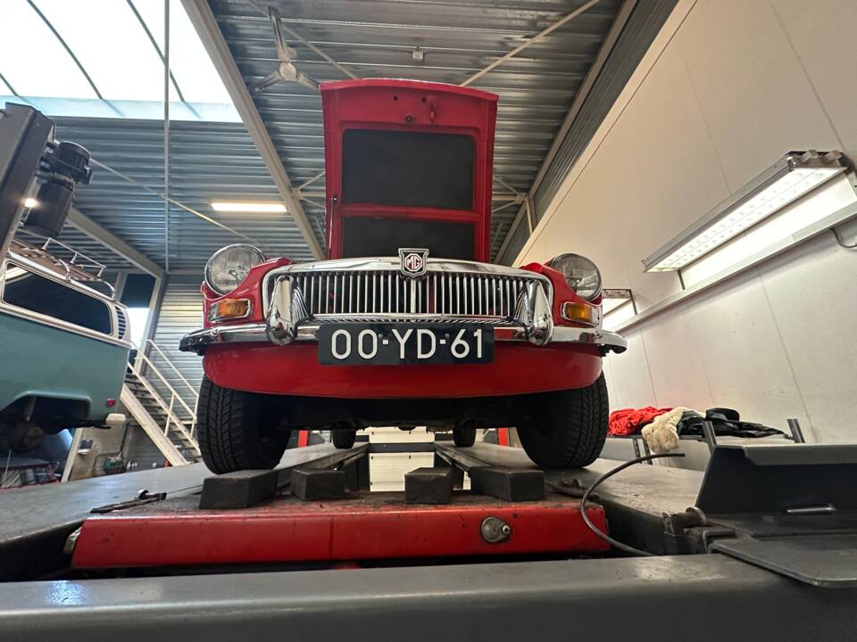 Imagen 37/49 de MG MGB (1977)
