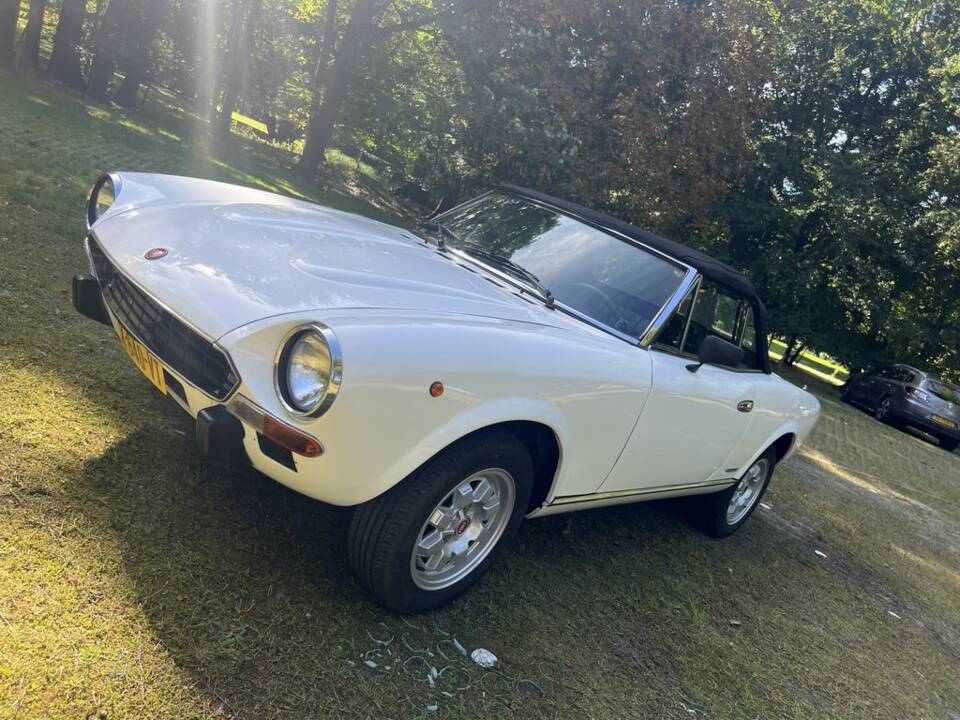 Image 8/8 of FIAT 124 Spider CS2 (1979)