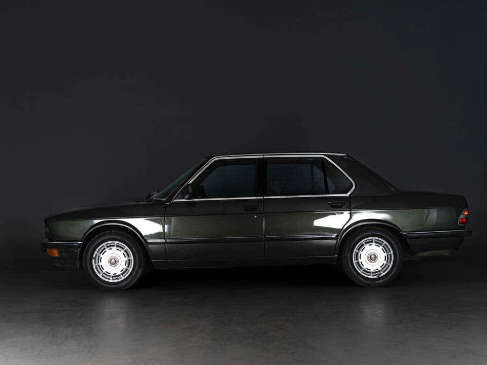 Immagine 8/43 di BMW 528i (1986)