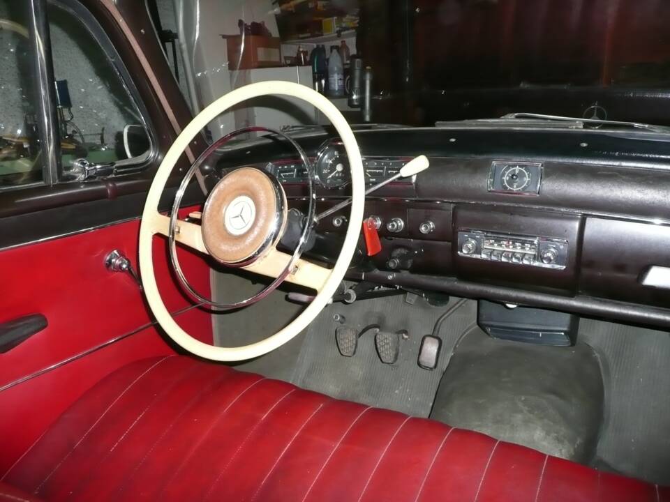 Image 13/30 of Mercedes-Benz 180 Db (1961)