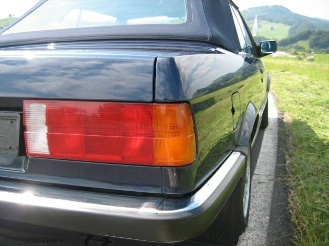 Bild 20/50 von BMW 325i (1989)