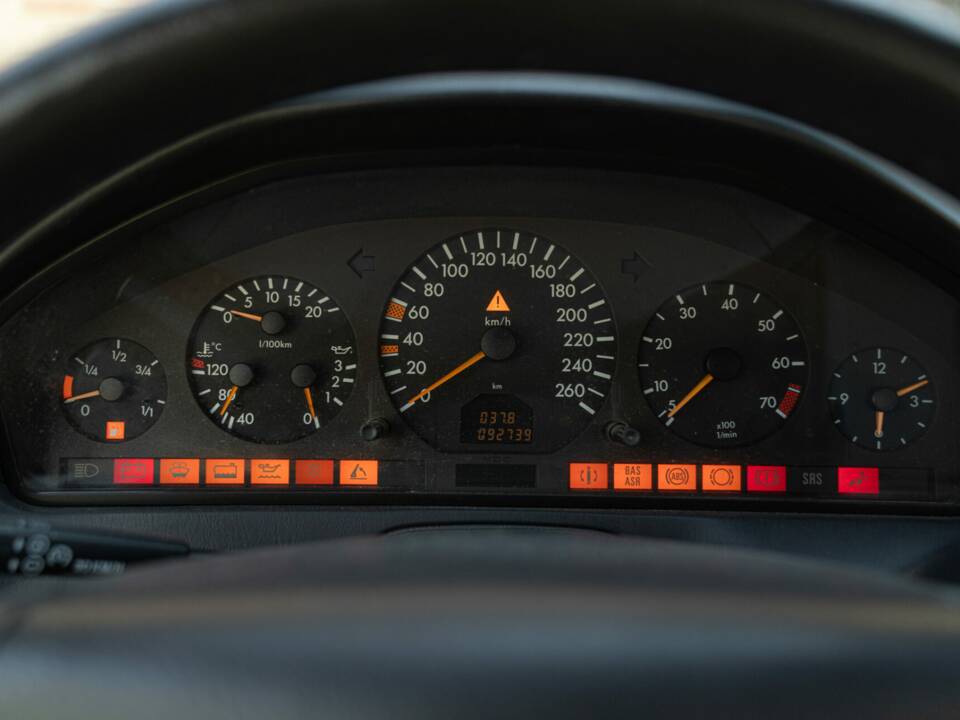 Bild 40/50 von Mercedes-Benz SL 320 (1997)