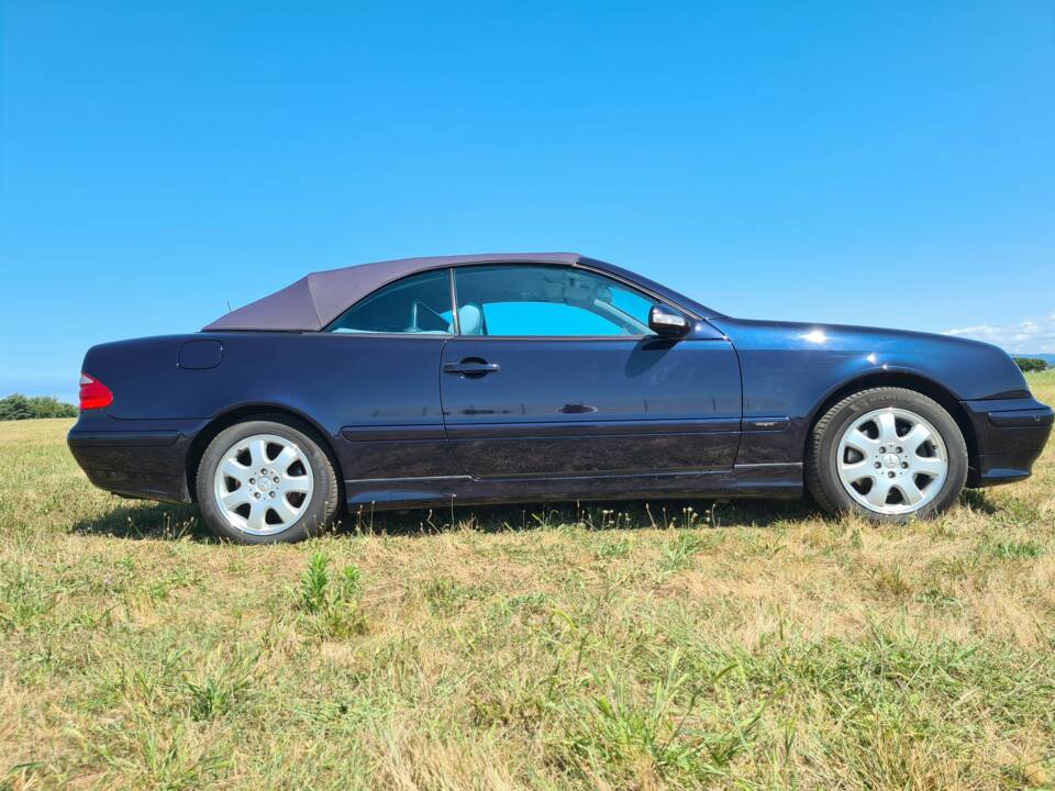Bild 17/17 von Mercedes-Benz CLK 200 Kompressor (2000)
