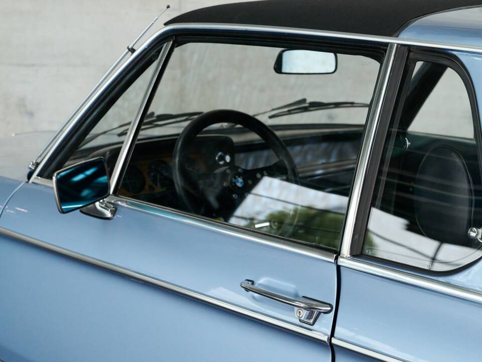 Bild 16/50 von BMW 2002 Baur (1975)