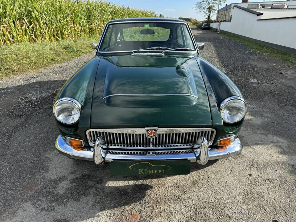 Image 9/50 de MG MGC GT (1969)