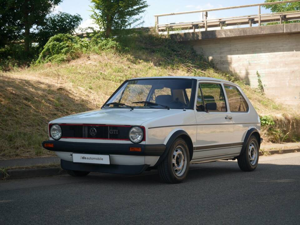 Image 3/35 of Volkswagen Golf Mk I GTI 1.6 (1980)