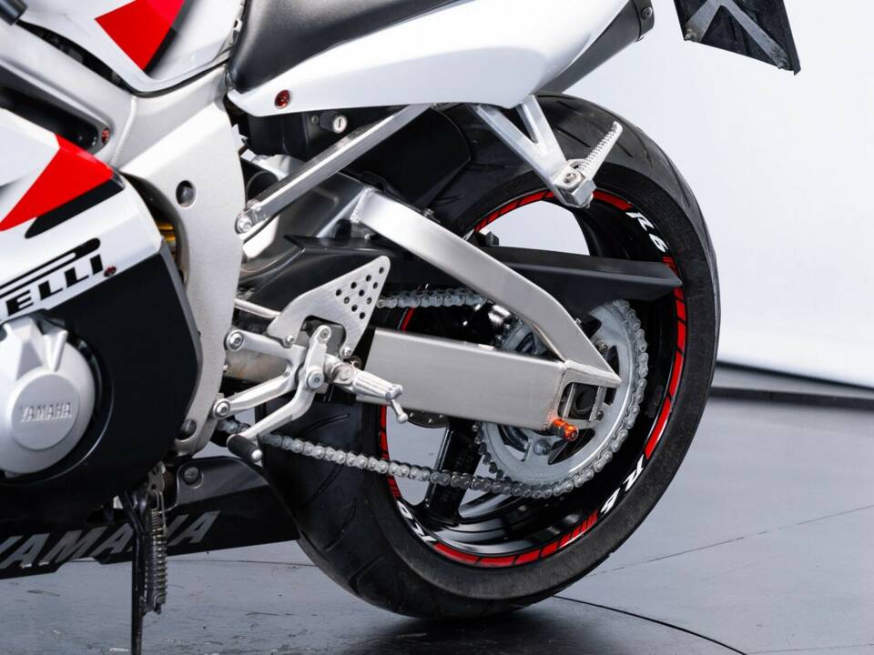 Bild 45/49 von Yamaha DUMMY (1999)