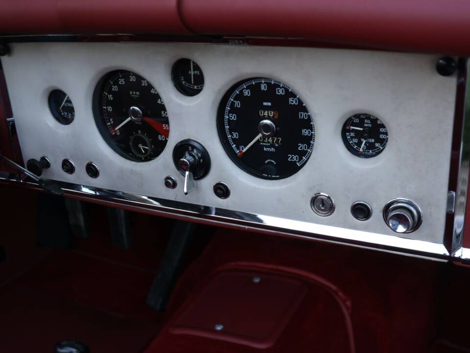 Image 47/50 of Jaguar XK 150 3.4 S OTS (1958)