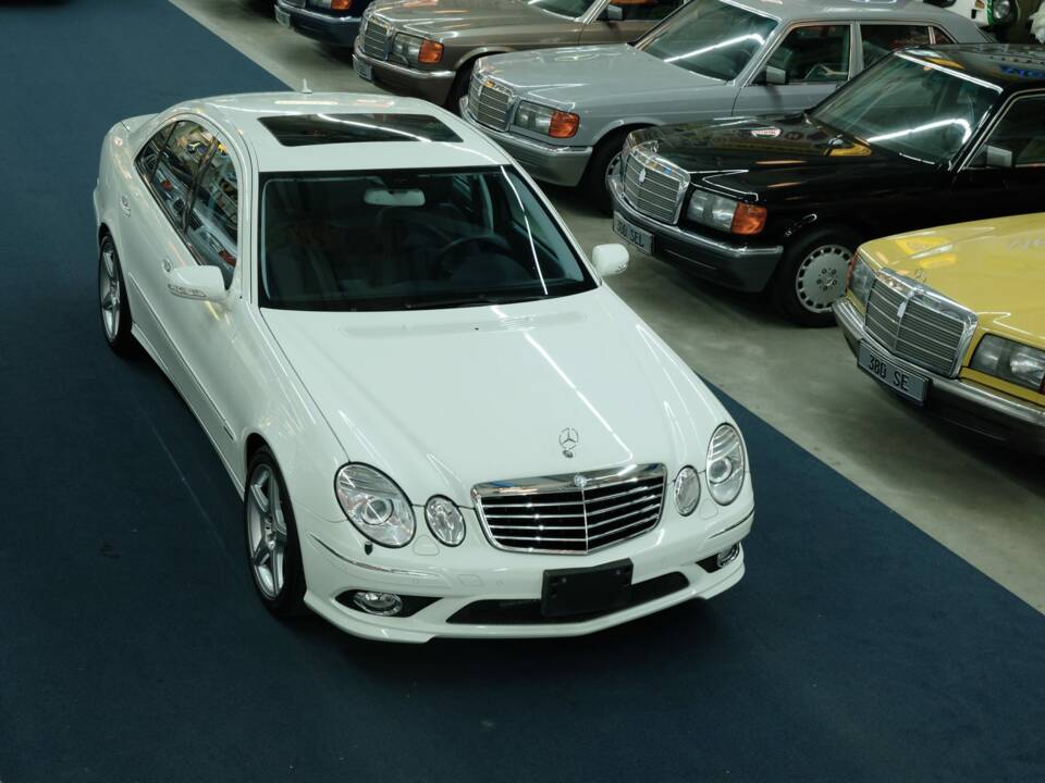 Bild 1/50 von Mercedes-Benz E 500 (2007)